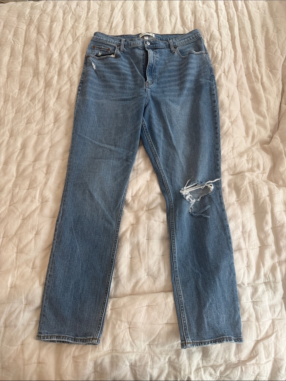 Abercrombie Women's Curve Love 90’s Slim Straight Ultra High Rise Jeans